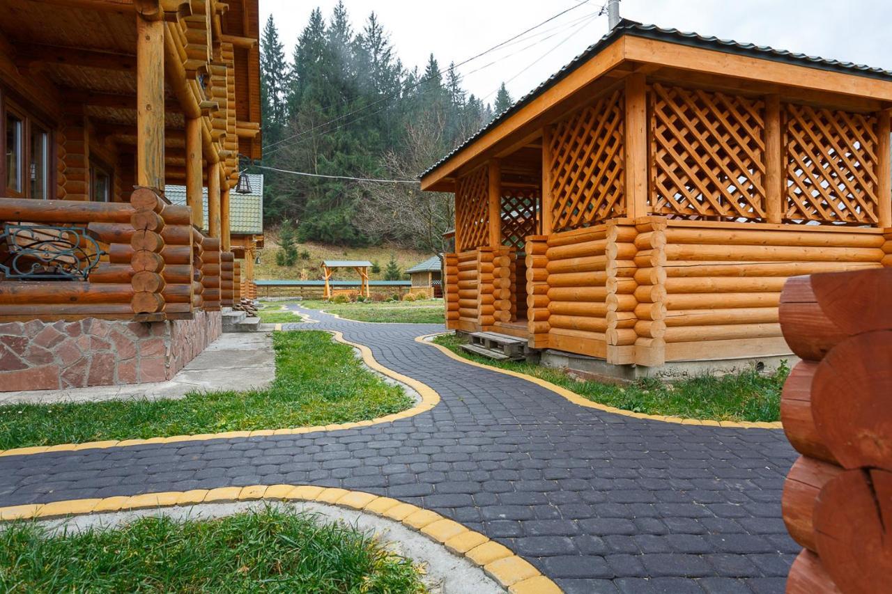 Hotel Gostynnyi Dvir Burkut Verkhovyna Exterior foto